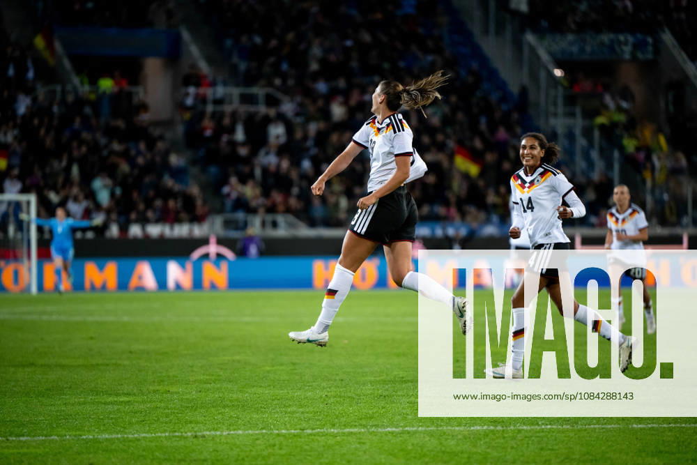 GER, Soccer, Women s, International Match, Karlsruhe, Germany vs. Australia: Melissa Kössler (Germany, 18) and Cora Zicai (Germany, 14) celebrate the goal that made it 2–0. Karlsruhe BBBank Wildpark, Baden-Württemberg, Germany