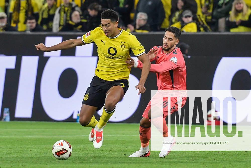 From left: Jobe Bellingham (Dortmund) and Ludovit Reis (Bremen) in a one-on-one duel, September 10, 2026 ¢ Soccer ¢ Borussia Dortmund vs. SV Werder Bremen, Signal Iduna Park, Dortmund, DFB and DFL regulations prohibit any use of photographs as image sequences and or quasi-video. NRW, Germany