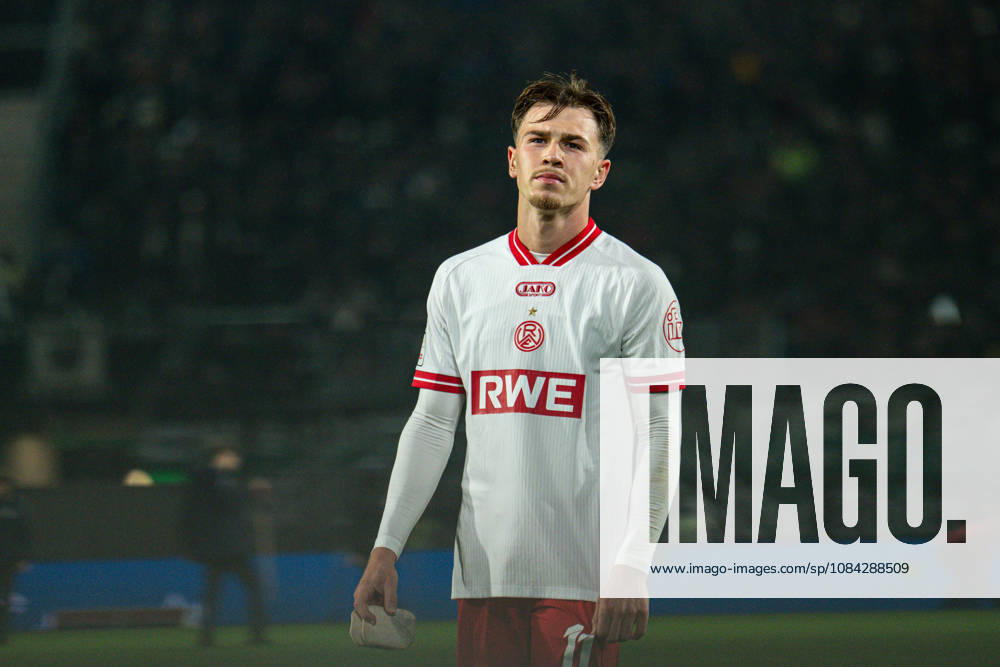 3rd Division, Matchday 8, SC Preußen Münster vs. Rot Weiss Essen at the LVM Preußenstadion. Noah Pesch (Essen) disappointed with the draw. IMPORTANT NOTICE: In accordance with DFB and DFL regulations, it is prohibited to use or allow the use of photographs taken in the stadium and or during the game in the form of sequential images and or video-like photo series
