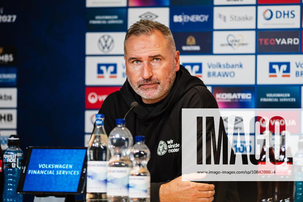 2. Bundesliga: Eintracht Braunschweig vs. Holstein Kiel, October 9, 2026—Tim Walter, Holstein Kiel’s coach, at the press conference. Soccer, 2. Bundesliga, Matchday 7: Eintracht Braunschweig vs. Holstein Kiel on October 9, 2026, at Eintracht Stadium, Braunschweig. DFL regulations prohibit any use of photographs as image sequences and or quasi-video.