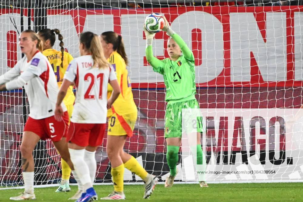 Belgium v Poland - FIFA Women s World Cup 2027 UEFA Qualifiers LEUVEN, BELGIUM - OCTOBER 09 : Seynhaeve Lowiese goalkeeper of Belgium during the FIFA Women s World Cup 2027 UEFA European Qualifiers play-offs round 1 path 2 first leg match between Belgium and Poland on October 9, 2026 in Leuven, Belgium, 09 10 2026 Leuven Belgium