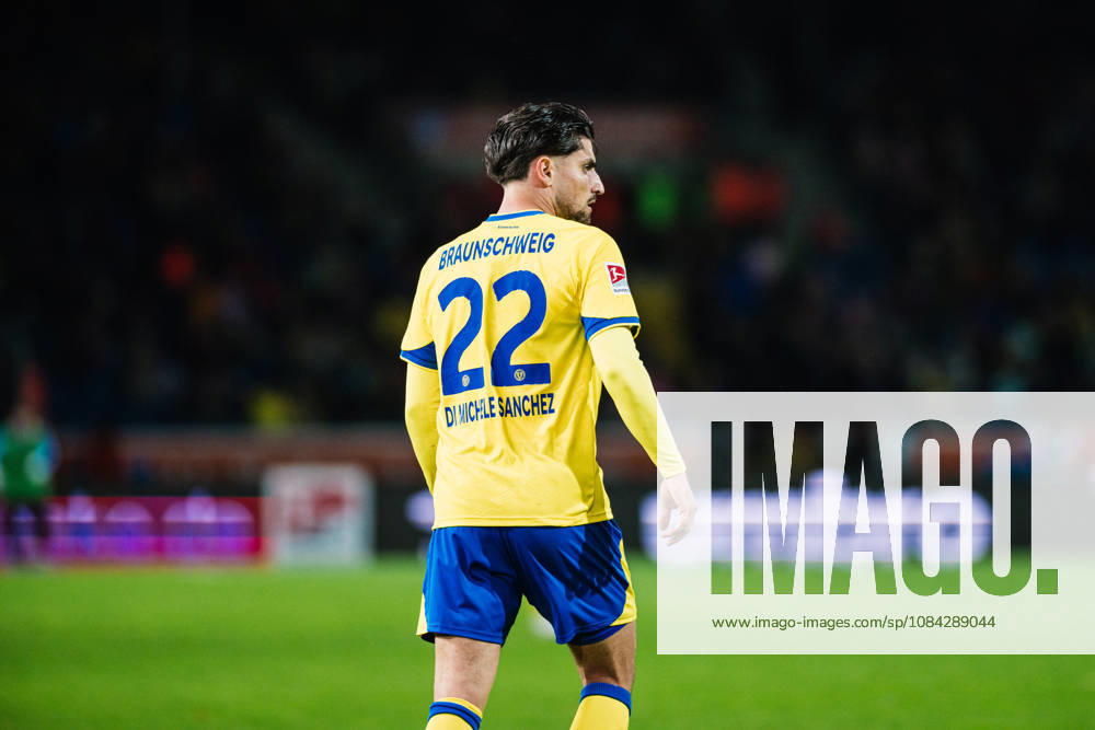 2. Bundesliga: Eintracht Braunschweig vs. Holstein Kiel, October 9, 2026; Fabio Di Michele Sanchez (Eintracht Braunschweig), 22; Soccer; 2. Bundesliga; Matchday 7: Eintracht Braunschweig vs. Holstein Kiel on October 9, 2026, at Eintracht Stadium, Braunschweig DFL REGULATIONS PROHIBIT ANY USE OF PHOTOGRAPHS AS IMAGE SEQUENCES AND OR QUASI-VIDEO