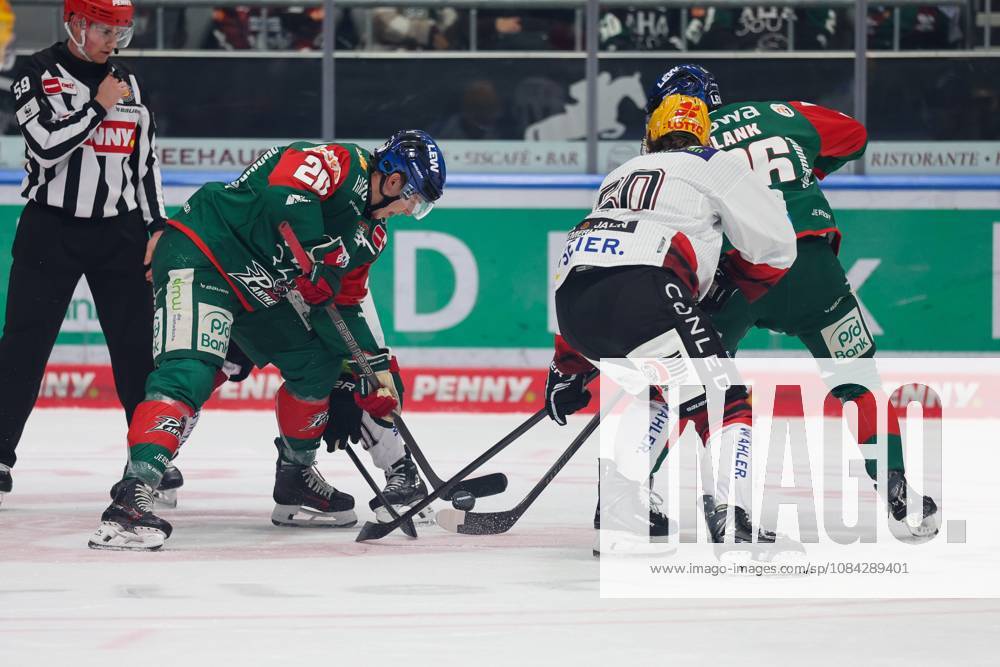 One-on-one, action, featuring Philipp Krauss (No. 20, Augsburg Panthers) and Alexander Blank (No. 26, Augsburg Panthers), Augsburg Panthers vs. Fischtown Pinguins, Matchday 7, Ice Hockey, Penny DEL, October 9, 2026, Augsburg, Bavaria, Germany