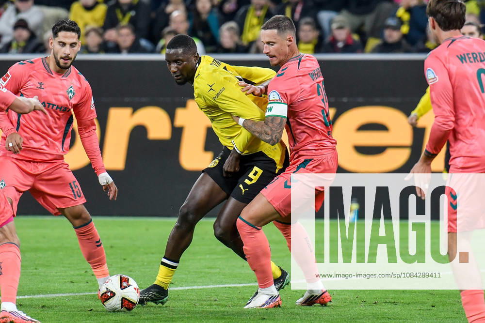From left: Serhou Guirassy (Dortmund 9) and Marco Friedl (Bremen 32) in a one-on-one battle, September 10, 2026 ¢ Soccer ¢ Borussia Dortmund vs. SV Werder Bremen, Signal Iduna Park, Dortmund, DFB DFL regulations prohibit any use of photographs as image sequences and or quasi-video NRW Germany