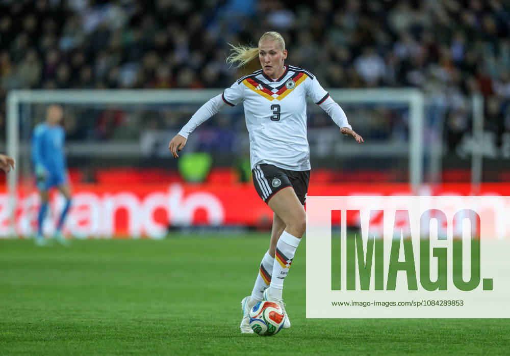 GER, Karlsruhe, Germany vs. Australia, FIFA, DFB, soccer, 2026–2027 season, BBBank Wildpark, Friendly Match: Pictured from left, Camilla Küver (Germany), Women’s National Team. DFB and DFL regulations prohibit any use of photographs as image sequences and or quasi-video