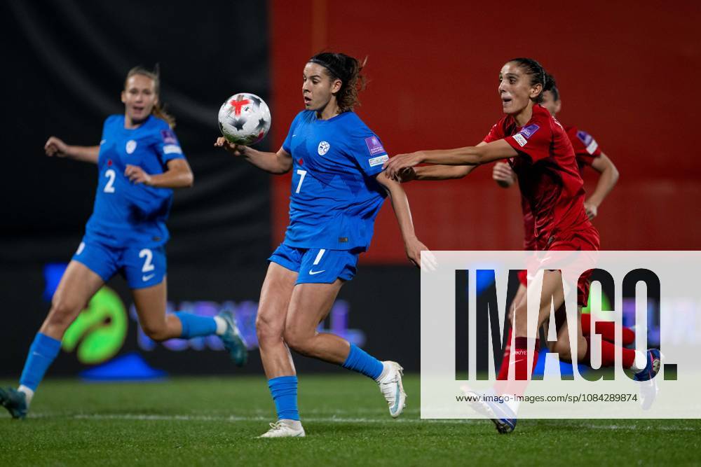 Turkiye v Slovenia - FIFA Women s World Cup 2027 European Qualifiers ISTANBUL, TURKIYE - OCTOBER 09: Naja Mihelic (5) of Slovenia competes during the FIFA Women s World Cup 2027 European Qualifiers Play-offs Round 1 First Leg between Turkiye and Slovenia at Pendik Stadium in Istanbul, Turkiye, on October 09, 2026. Didem Mente Anadolu Istanbul Turkey. Editorial use only. Please get in touch for any other usage.