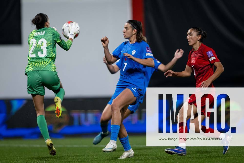 Turkiye v Slovenia - FIFA Women s World Cup 2027 European Qualifiers ISTANBUL, TURKIYE - OCTOBER 09: Nina Kajzba(7) of Slovenia competes during the FIFA Women s World Cup 2027 European Qualifiers Play-offs Round 1 First Leg between Turkiye and Slovenia at Pendik Stadium in Istanbul, Turkiye, on October 09, 2026. Didem Mente Anadolu Istanbul Turkey. Editorial use only. Please get in touch for any other usage.