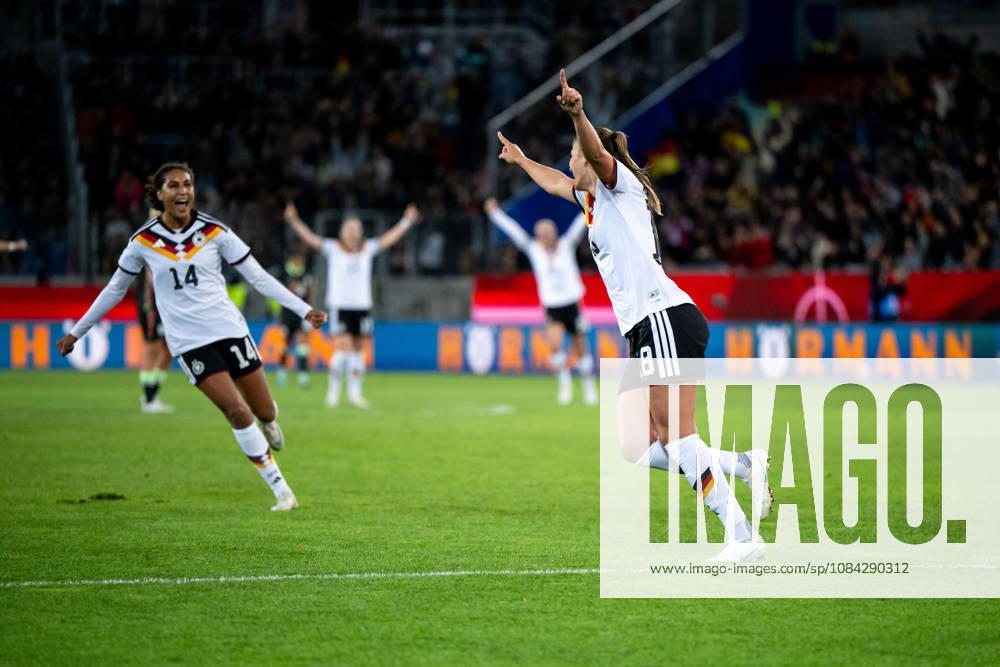 GER, Soccer, Women s, International Match, Karlsruhe, Germany vs. Australia: Melissa Kössler (Germany, 18) and Cora Zicai (Germany, 14) celebrate the goal that made it 2–0. Karlsruhe BBBank Wildpark, Baden-Württemberg, Germany