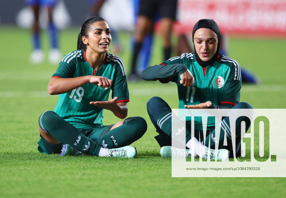 Algerie vs Republique centrafricaine feminine (Qualifications JO Bahlouli Nesrine Jamila (L) Boussaha Lina (R), Joueuse d Algerie celebre le Bute contre Republique centrafricaine, lors du match Algerie contre Republique centrafricaine feminine, Qualifications JO Los Angeles 2028, au Stade de 5 Juillet a Alger, en Algerie, le 09 Octobre 2026 (Photo By Billel Bensalem APPImages) Alger Algerie