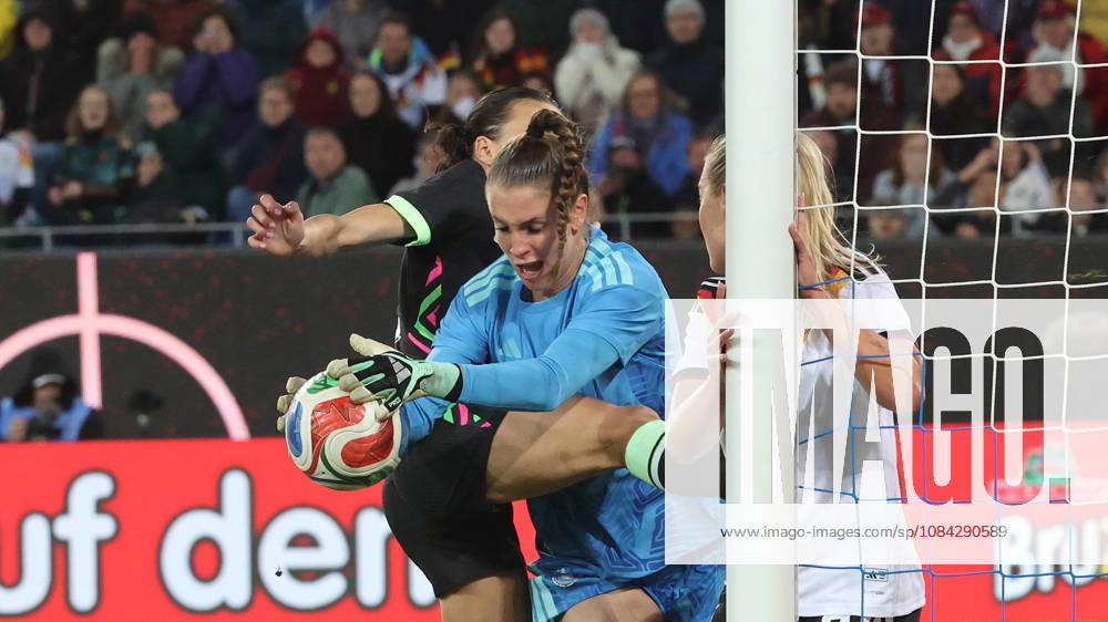 Karlsruhe, Women s International Soccer Match: Germany vs. Australia, Ena Mahmutovic (GER)
