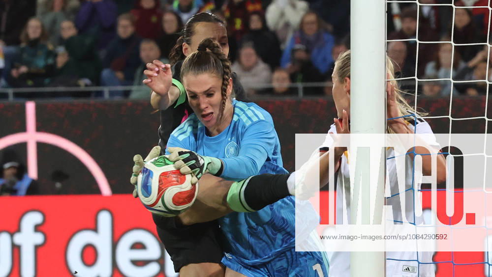 Karlsruhe, Women s International Soccer Match: Germany vs. Australia, Ena Mahmutovic (GER)