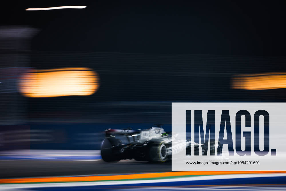 F1 - SINGAPORE GRAND PRIX 2026 11 PEREZ Sergio (mex), Cadillac F1 Team MAC-26, action during the 2026 Formula 1 Singapore Grand Prix, 17th round of the 2026 Formula One World Championship, WM, Weltmeisterschaft from October 9 to 11, 2026 on the Marina Bay Street Circuit, in Singapore, Singapore - SingaporeSingapore