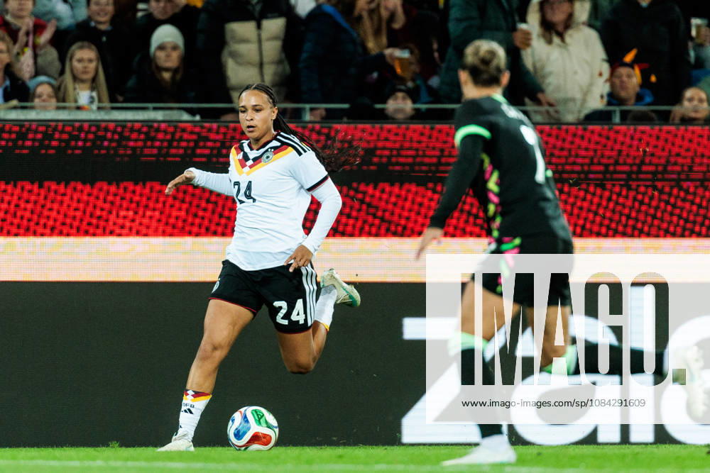 Lisa Baum (Germany, 24) controls the ball during the International Friendly, Länderspiel, Nationalmannschaft match between Germany vs. Australia at BBBank Wildpark on October 09, 2026 in Karlsruhe, Germany. Germany
