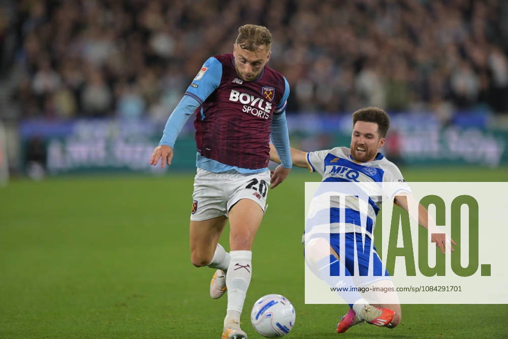 West Ham vs QPR Championship Jarrod Bowen of West Ham United and Paul Smyth of Queens Park Rangers during the West Ham vs Queens Park Rangers, EFL Championship match at the London Stadium Stratford. This image is for . Licence required from the Football DataCo for any other use. London The London Stadium UK