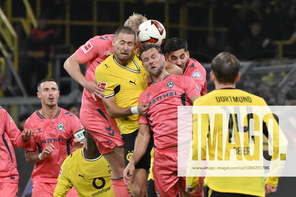 Heading duel: Marco Grüll (Werder Bremen), Waldemar Anton (Borussia Dortmund), Niclas Füllkrug (Werder Bremen), from left, September 10, 2026, Soccer, Bundesliga, 2026–2027 season, Matchday 5, Borussia Dortmund vs. SV Werder Bremen. DFL regulations prohibit any use of photographs as image sequences and or quasi-video. Dortmund, Signal Iduna Park, North Rhine-Westphalia, Germany Team2