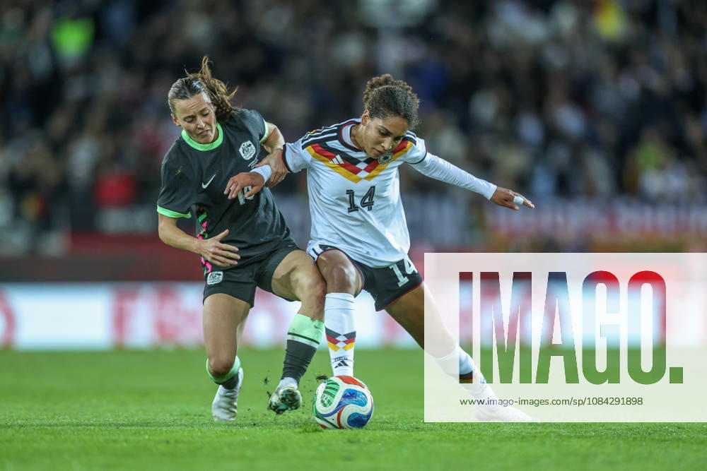 GER, Karlsruhe, Germany vs. Australia, FIFA, DFB, Soccer, 2026–2027 Season, BBBank Wildpark, Friendly Match: Pictured from left: Hayley Raso (Australia), No. 16, Cora Zicai, Germany, Women’s National Team, tackle. DFB and DFL regulations prohibit any use of photographs as image sequences and or quasi-video