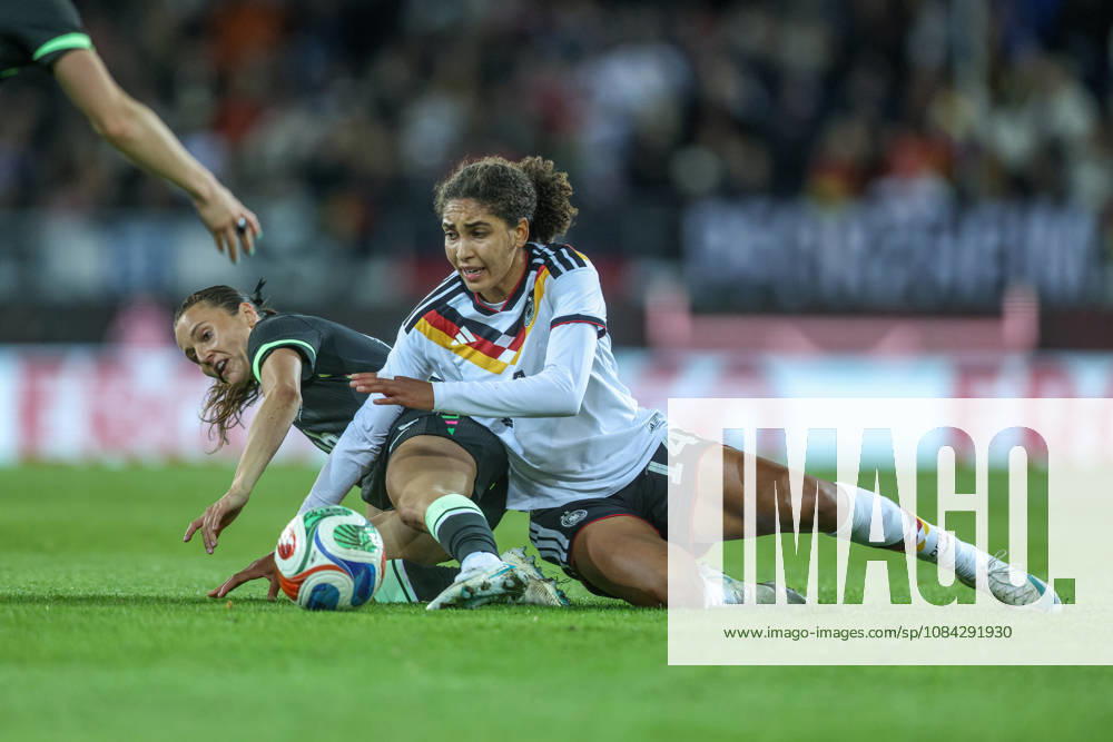 GER, Karlsruhe, Germany vs. Australia, FIFA, DFB, Soccer, 2026–2027 Season, BBBank Wildpark, Friendly Match: Pictured from left: Hayley Raso (Australia), No. 16, Cora Zicai, Germany, Women’s National Team, tackle. DFB and DFL regulations prohibit any use of photographs as image sequences and or quasi-video