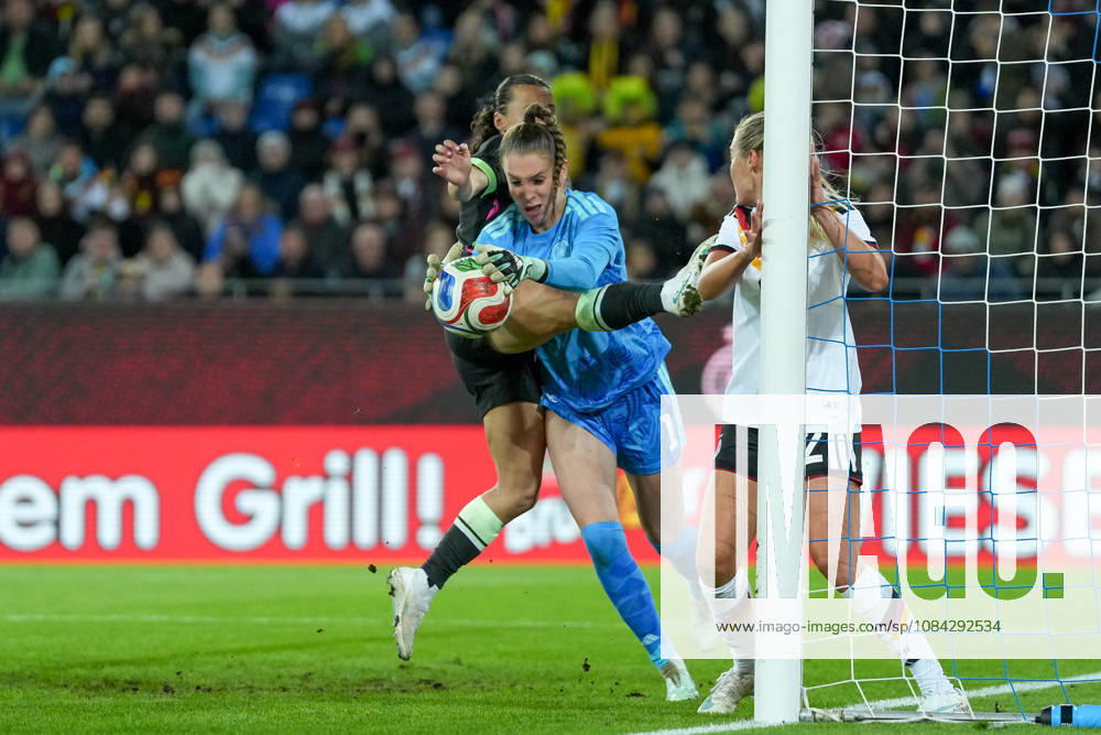 Ena Mahmutovic, Germany Women s National Team, No. 01, blocks the ball in a one-on-one with Hayley Raso, Australia, No. 16; Marie Müller, Germany Women s National Team, No. 02, at the post, scoring chance, save, Germany, soccer, international match, friendly match, exhibition match, 2026–2027, Germany vs. Australia, September 10, 2026, BBBank Wildpark, Karlsruhe, Baden-Württemberg, Germany