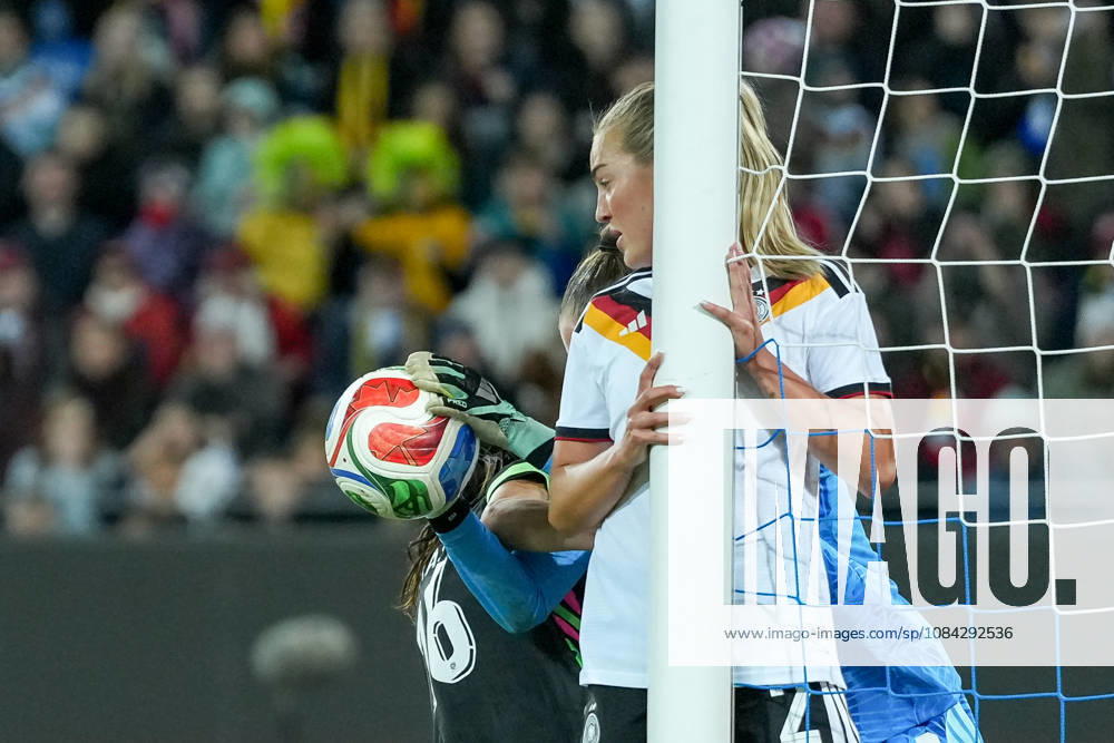 Ena Mahmutovic, Germany Women s National Team, No. 01, blocks the ball in a one-on-one with Hayley Raso, Australia, No. 16; Marie Müller, Germany Women s National Team, No. 02, at the post, scoring chance, save, Germany, soccer, international match, friendly match, exhibition match, 2026–2027, Germany vs. Australia, September 10, 2026, BBBank Wildpark, Karlsruhe, Baden-Württemberg, Germany