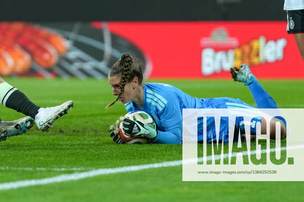 Ena Mahmutovic, Germany Women s National Team, No. 01, blocks the ball in a one-on-one with Hayley Raso, Australia, No. 16; Germany, soccer, international match, friendly, exhibition match, 2026–2027, Germany vs. Australia, October 9, 2026, BBBank Wildpark, Karlsruhe, Baden-Württemberg, Germany