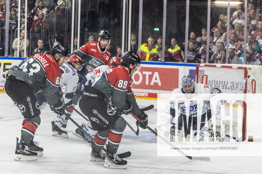 Joacim Eriksson, Schwenninger Wild Wings, 60 vs. Gregor MacLeod, Cologne Sharks, 89, Patrick Russell, Cologne Haie, 63; Cologne Haie vs. Schwenninger Wild Wings, Ice Hockey, Penny DEL, Matchday 07, 2026–2027, October 9, 2026, Cologne Sharks vs. Schwenningen Wild Wings, Ice Hockey, Penny DEL, Matchday 07, 2026–2027, October 9, 2026, Cologne