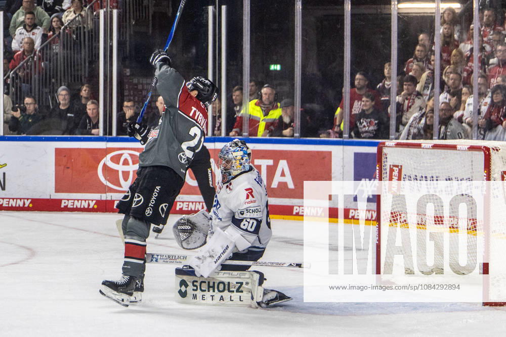 Joacim Eriksson, Schwenninger Wild Wings, 60 vs. Juhani Tyrvainen, Koelner Haie, 21 Koelner Haie vs. Schwenninger Wild Wings, Ice Hockey, Penny DEL, Matchday 07, 2026–2027, October 9, 2026, Cologne Haie vs. Schwenningen Wild Wings, Ice Hockey, Penny DEL, Matchday 07, 2026–2027, October 9, 2026, Cologne
