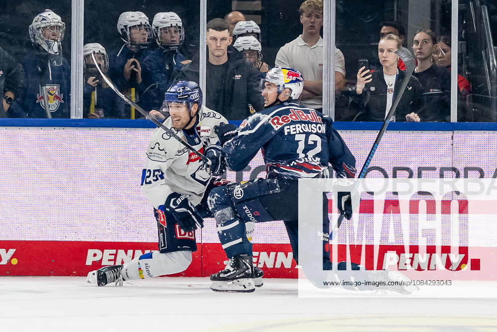 Leon Huettl, ERC Ingolstadt, 25, vs. Brady Ferguson, EHC Red Bull Munich, 12, GER, EHC Red Bull Munich vs. ERC Ingolstadt, DEL, 2026–2027 season, Matchday 7, October 9, 2026 Photo: HMB Media, Franz Feiner