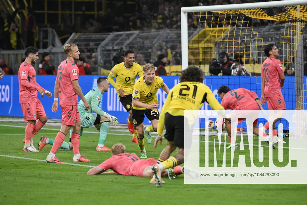Daniel Svensson Celebrates, Borussia Dortmund, Wed, October 1, 2026, Soccer, Bundesliga 1, 2026–2027 Season, Matchday 5, Borussia Dortmund vs. SV Werder Bremen. DFL regulations prohibit any use of photographs as image sequences and or quasi-video. Dortmund, Signal Iduna Park, North Rhine-Westphalia, Germany Team2