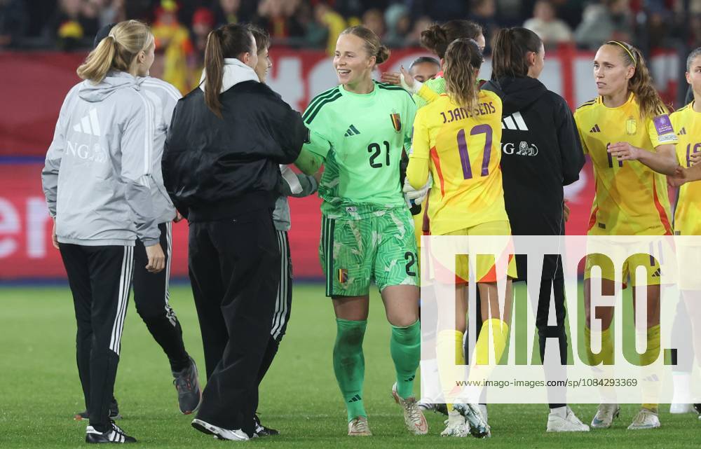 Belgium s goalkeeper Lowiese Seynhaeve celebrates after winning a soccer game between Belgium s national women s team the Red Flames and Poland, on Friday 9 October 2026 in Leuven, the first leg of the play-off for the 2027 FIFA Women s World Cup. VIRGINIExLEFOUR x189296939x