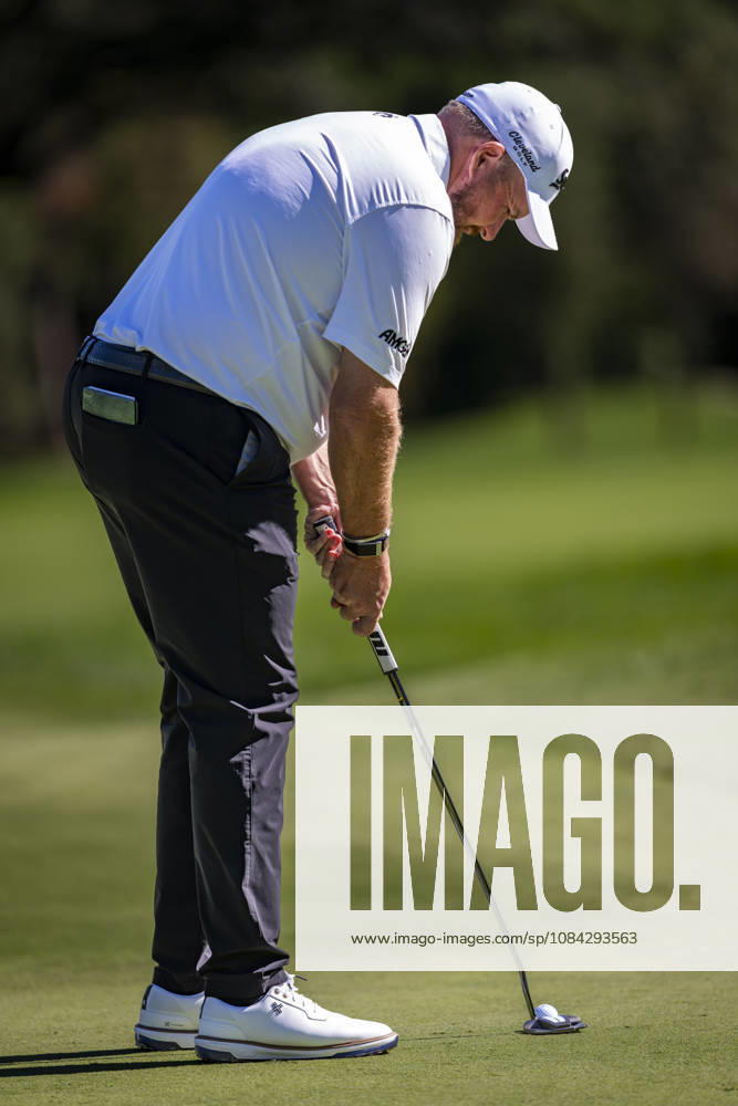 Open de Espana presented by Madrid - Day Two MADRID, SPAIN - OCTOBER 9: Shane Lowry of Ireland putts on day two of the Open de Espana presented by Madrid at Club de Campo Villa de Madrid on October 9, 2026 in Madrid, Spain. Madrid Club de Campo Villa de Madrid Madrid Spain