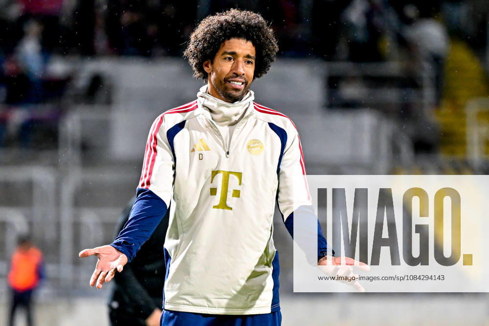Coach Costa Santos Dante, FC Bayern Munich: complaining, grumbling, pessimistic, action, 09 10 2026, Munich, Germany, soccer, Bavarian Regional League, FC Bayern Munich II vs. SpVgg Unterhaching