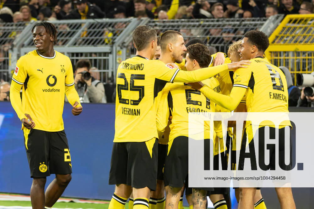 Dortmund, Germany October 9, 2026 Bundesliga 2026–2027 Matchday 5: Borussia Dortmund vs. SV Werder Bremen Pictured: Daniel Svensson celebrates with his teammates after scoring the 1–0 goal. DFL and DFB regulations prohibit any use of photographs as image sequences and or quasi-video Signal Iduna Park, North Rhine-Westphalia
