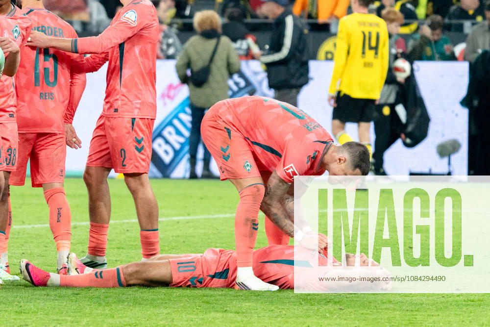 Germany 1 Bundesliga 2026–2027, Matchday 5: Borussia Dortmund vs. Werder Bremen, October 9, 2026, Signal Iduna Park, North Rhine-Westphalia; Niclas Füllkrug (10), Marco Grüll (17); celebration, joy, emotions, goal celebration after the final whistle