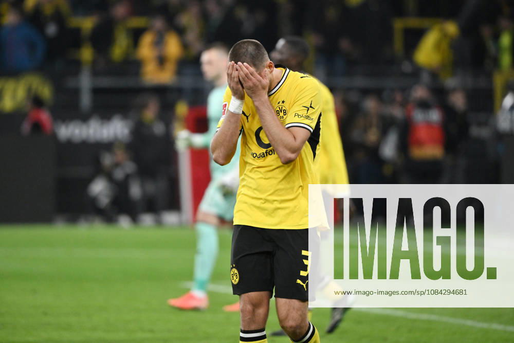 Waldemar Anton, Borussia Dortmund, after the final whistle on October 9, 2026; Soccer, Bundesliga 1, 2026–2027 season, Matchday 5, Borussia Dortmund vs. SV Werder Bremen. DFL regulations prohibit any use of photographs as image sequences and or quasi-video. Dortmund, Signal Iduna Park, North Rhine-Westphalia, Germany Team2