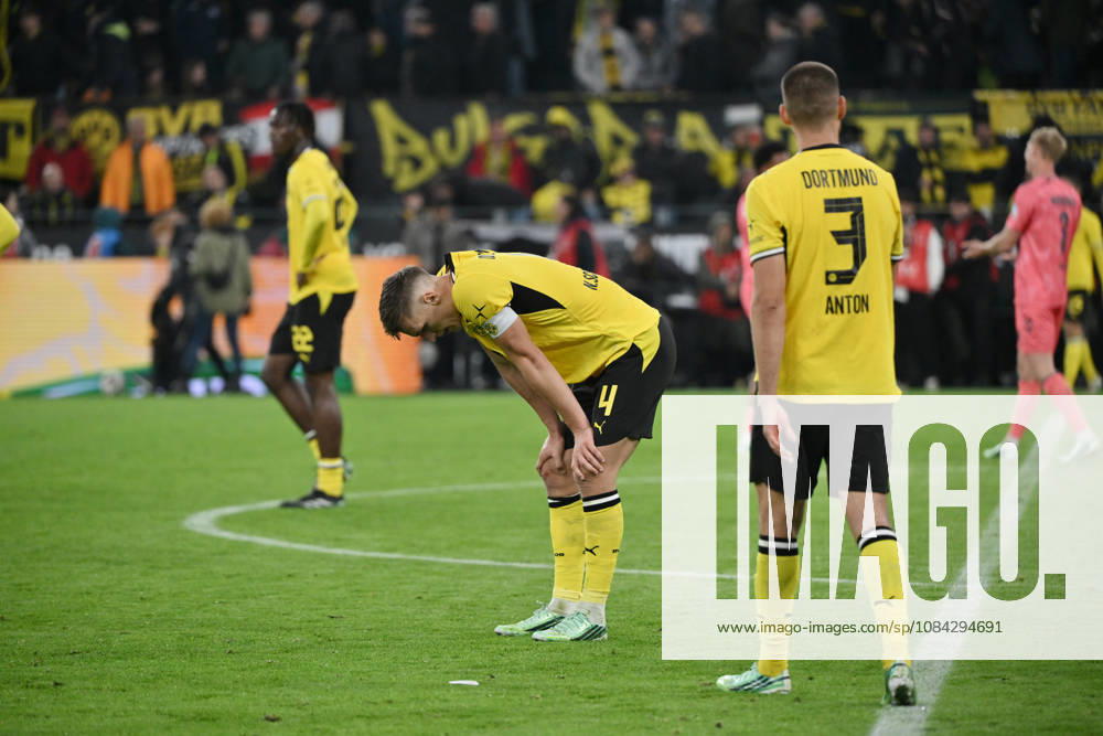 Nico Schlotterbeck, Borussia Dortmund; Waldemar Anton, Borussia Dortmund; from left, after the final whistle on October 9, 2026; Soccer, Bundesliga 1, 2026–2027 season, Matchday 5, Borussia Dortmund vs. SV Werder Bremen. DFL regulations prohibit any use of photographs as image sequences and or quasi-video. Dortmund, Signal Iduna Park, North Rhine-Westphalia, Germany Team2