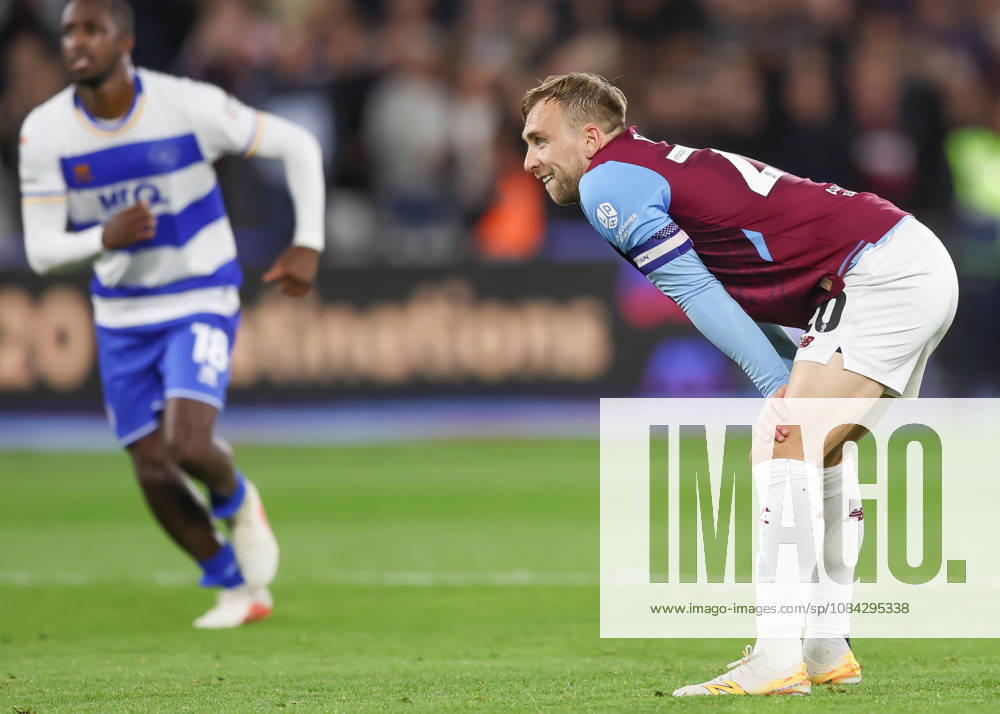 West Ham United v Queens Park Rangers, EFL Sky Bet Championship, EFL, Football, London Stadium, London, UK - 09 Oct 2026 A dejected Jarrod Bowen of West Ham United after Goalkeeper Pierre Charles of Queens Park Rangers saved his spot kick London London Stadium Stratford GBR, UK NEWSPAPERS OUT