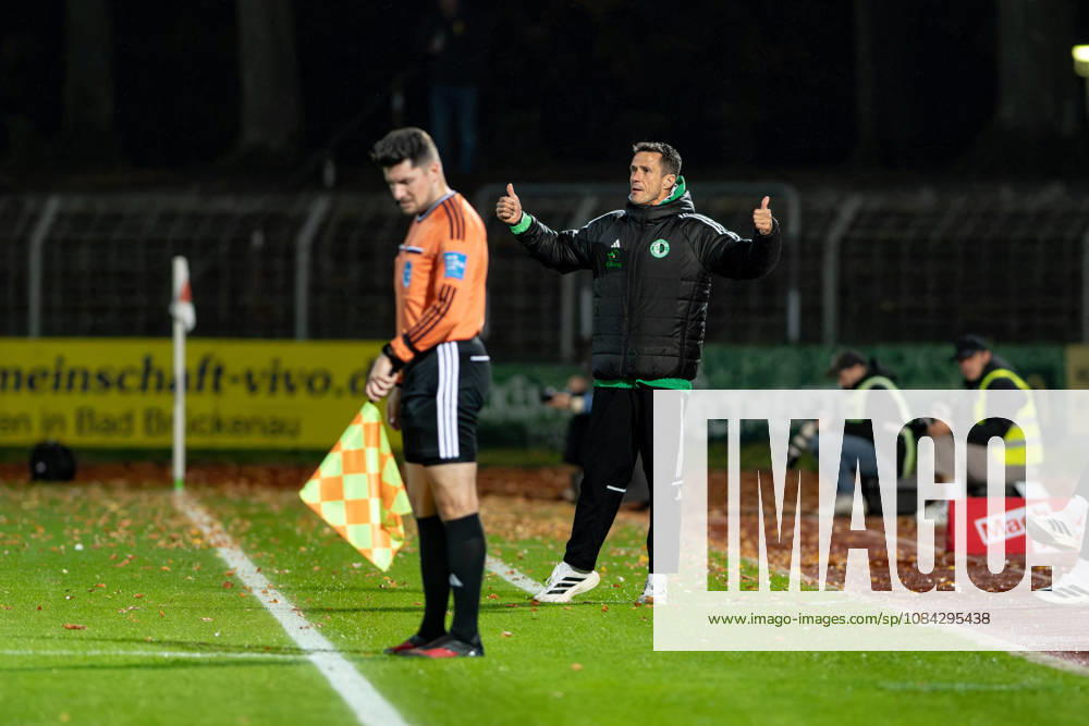 1. FC 1905 Schweinfurt vs. SC Eltersdorf, Sachs-Stadion Football, Regionalliga Bayern 1. FC 1905 Schweinfurt vs. SC Eltersdorf 9 Oct 2026 Sachs-Stadion , Schweinfurt, Germany Image: Trainer Bernd Eigner (Eltersdorf) giving the Thumbs Up in the coaching zone. DFL REGULATIONS PROHIBIT ANY USE OF PHOTOGRAPHS AS IMAGE SEQUENCES AND OR QUASI-VIDEO
