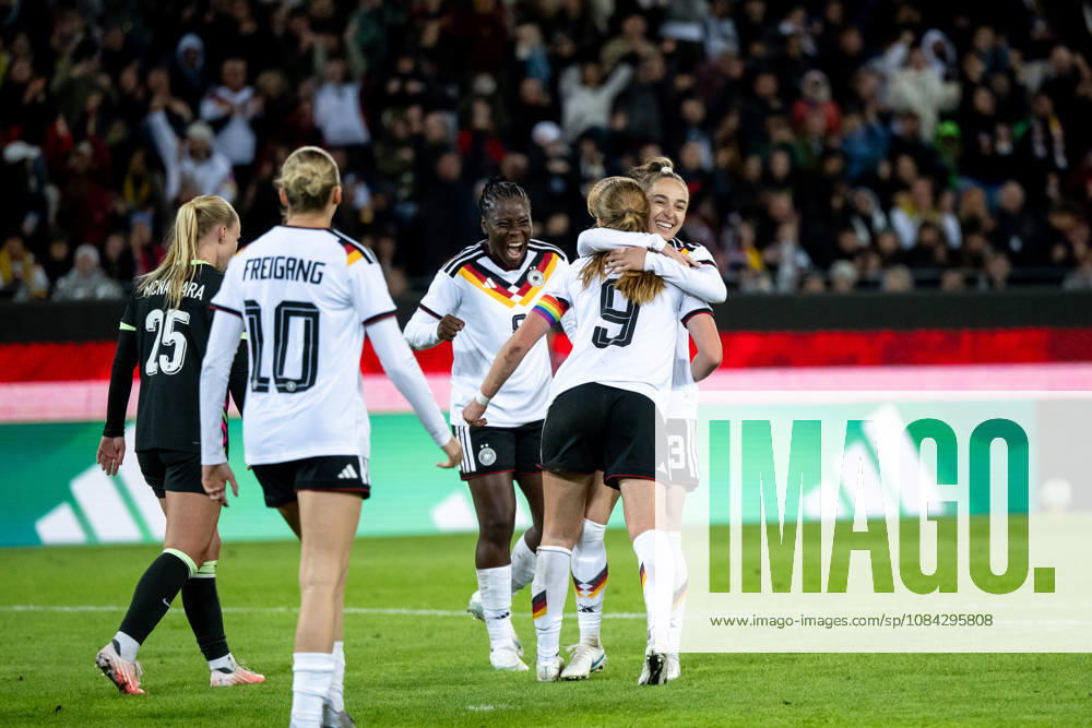 GER, Soccer, Women s, International Match, Karlsruhe, Germany vs. Australia: Nicole Anyomi (Germany, 8), Sjoeke Nüsken (Germany, 9), and Sophia Kleinherne (Germany, 23) celebrate the goal that made the score 4–2. Karlsruhe BBBank Wildpark, Baden-Württemberg, Germany
