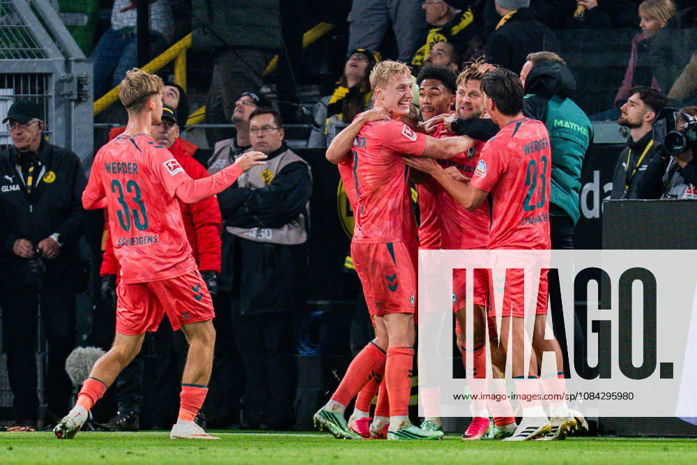 Bundesliga 1, Matchday 5, Borussia Dortmund vs. Werder Bremen on October 9, 2026; Niclas Füllkrug scores the goal to tie the game at 2–2