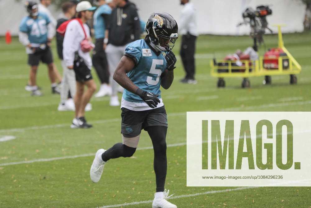 LeQuint Allen Jr. of the Jacksonville Jaguars training during the Jacksonville Jaguars team practise and media as part of the London NFL, American Football Herren, USA Series 2026, at the Grove, Chandler’s Cross, Hertfordshire, England, on 09 October 2026. Jody Demay - Davies SPP