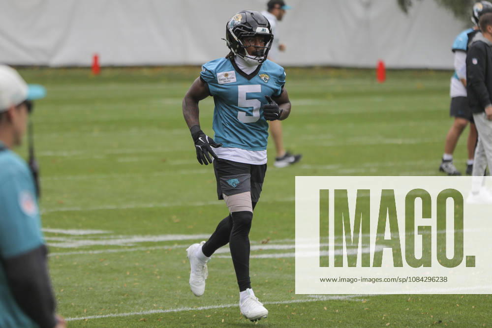 LeQuint Allen Jr. of the Jacksonville Jaguars training during the Jacksonville Jaguars team practise and media as part of the London NFL, American Football Herren, USA Series 2026, at the Grove, Chandler’s Cross, Hertfordshire, England, on 09 October 2026. Jody Demay - Davies SPP