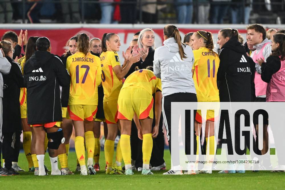 Belgium v Poland - FIFA Women s World Cup 2027 UEFA Qualifiers LEUVEN, BELGIUM - OCTOBER 09 : Gunnarsdottir Elisabet head coach of Belgium during the FIFA Women s World Cup 2027 UEFA European Qualifiers play-offs round 1 path 2 first leg match between Belgium and Poland on October 9, 2026 in Leuven, Belgium, 09 10 2026 Leuven Belgium