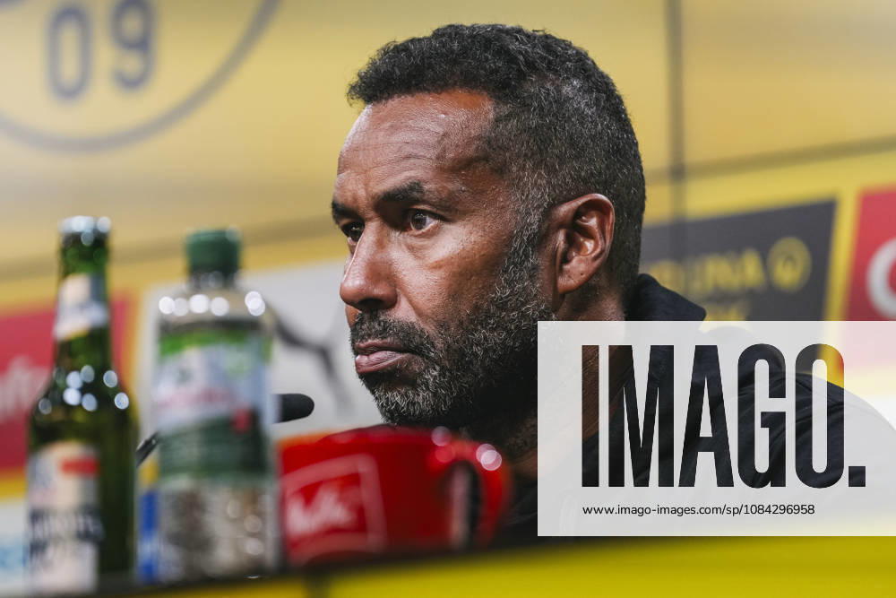 Soccer, Bundesliga 1, Borussia Dortmund vs. SV Werder Bremen: Head Coach Daniel Thioune of Bremen during the press conference. DFL and DFB regulations prohibit any use of photographs as image sequences and or quasi-video. Dortmund