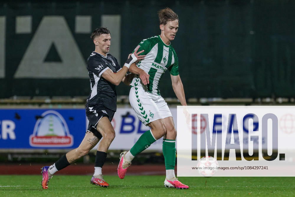 From left: Steffen Rohwedder (SV Atlas Delmenhorst), 28, and Mats Heitmann (SV Werder Bremen II), 3, in a one-on-one battle; duel; dynamic; action; game scene; October 9, 2026, Bremen, Germany, soccer, Regionalliga Nord, SV Werder Bremen II vs. SV Atlas Delmenhorst