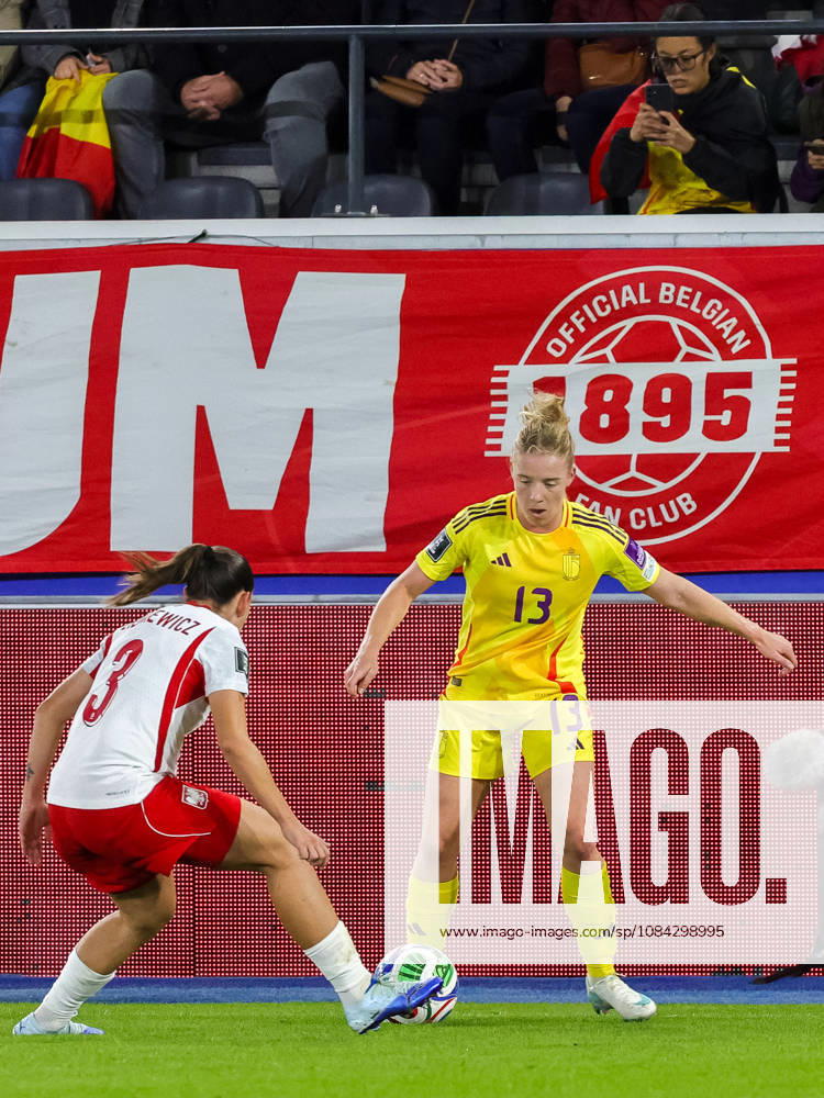 SOCCER WOMEN UEFA BELGIUM VS POLAND Wiktoria Zieniewicz (3) of Poland and Elena Dhont (13) of Belgium pictured during a women football game between the national teams of Belgium , called the Red Flames , and Poland on Round 1 of Play Offs, first leg of the 2026-27 UEFA Women s European Qualifiers competition , on Saturday 9 October 2026 in Leuven , BELGIUM . PHOTO SPORTPIX Sevil OKTEM Leuven Den Dreef BELGIUM