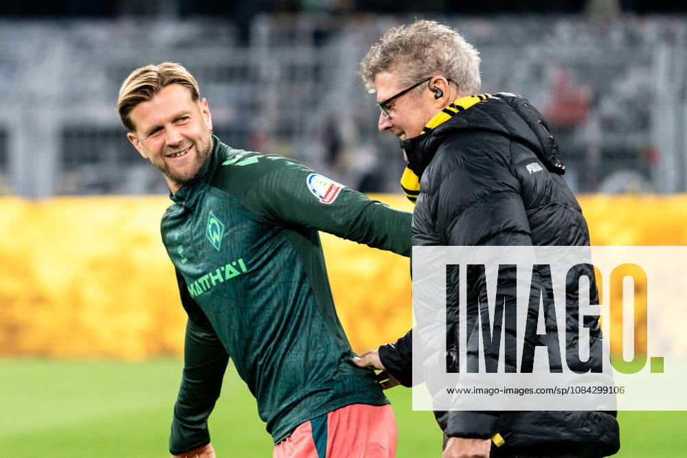 Germany 1 Bundesliga 2026–2027, Matchday 5: Borussia Dortmund vs. Werder Bremen, October 9, 2026, Signal Iduna Park, North Rhine-Westphalia; Niclas Füllkrug (No. 10) greets Nobby Norbert Dickel