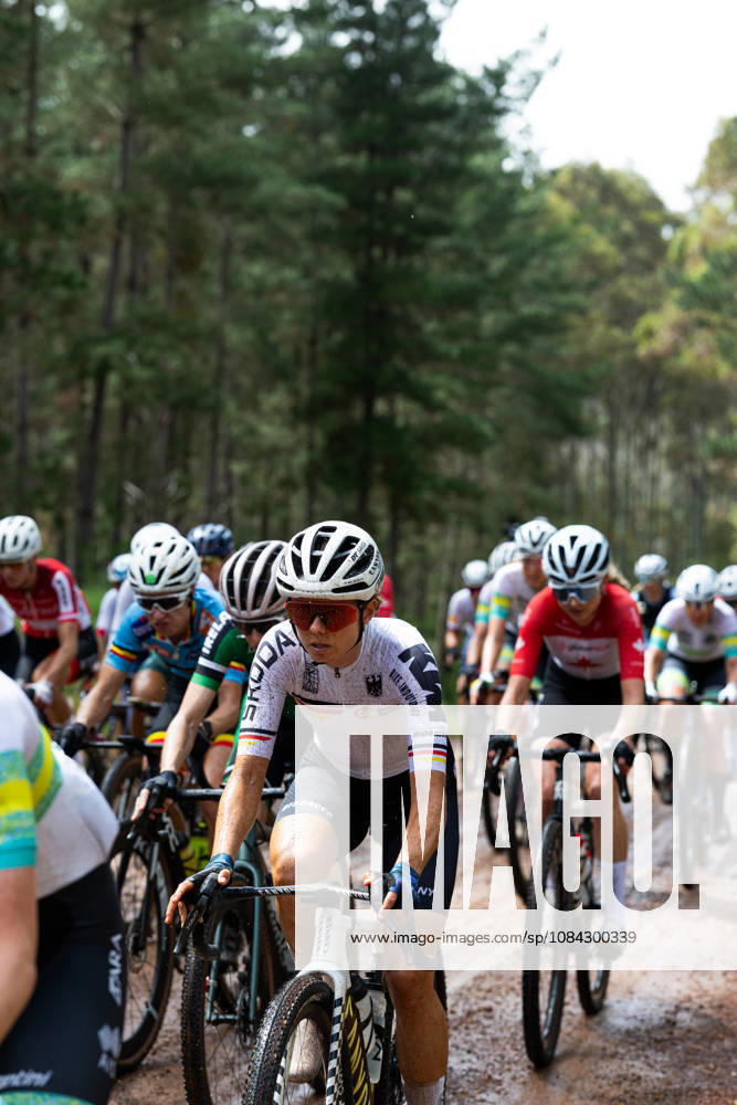 2026 UCI Gravel World Championships Picture by James Raison SWpix.com - 10 10 2026 - Cycling - 2026 UCI Gravel World Championships - Nannup, Western Australia, Australia - Womens Elite - The peloton, Germany
