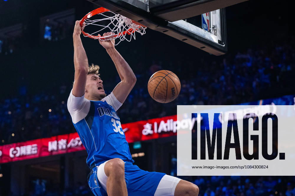 (261010) -- MACAO, Oct. 10, 2026 -- Cooper Flagg of Dallas Mavericks dunks during the 2026-2027 NBA, Basketball Herren, USA preseason game between Houston Rockets and Dallas Mavericks in Macao, south China, Oct. 9, 2026. ) (SP)CHINA-MACAO-BASKETBALL-NBA PRESEASON-LAKERS VS MAVERICKS(CN) CheongxKamxKa