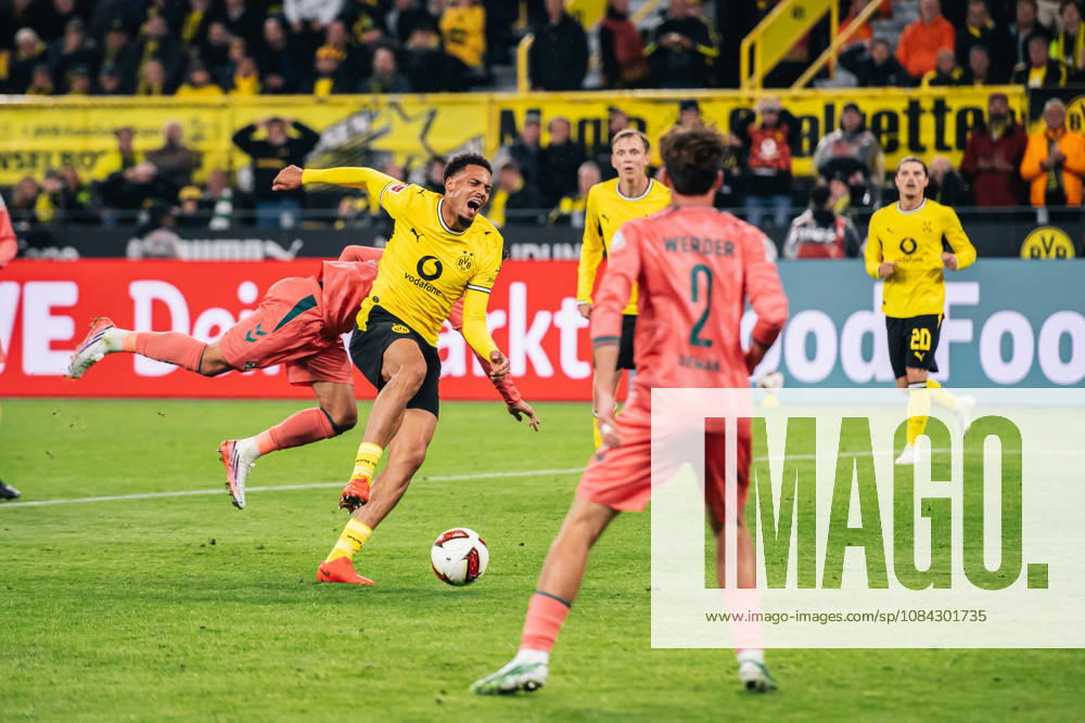 Borussia Dortmund v SV Werder Bremen - Bundesliga 2026 27 Felix Nmecha of Borussia Dortmund in action during the Bundesliga match between Borussia Dortmund and SV Werder Bremen at Signal Iduna Park in Dortmund, Germany, on October 9, 2026. Dortmund Germany