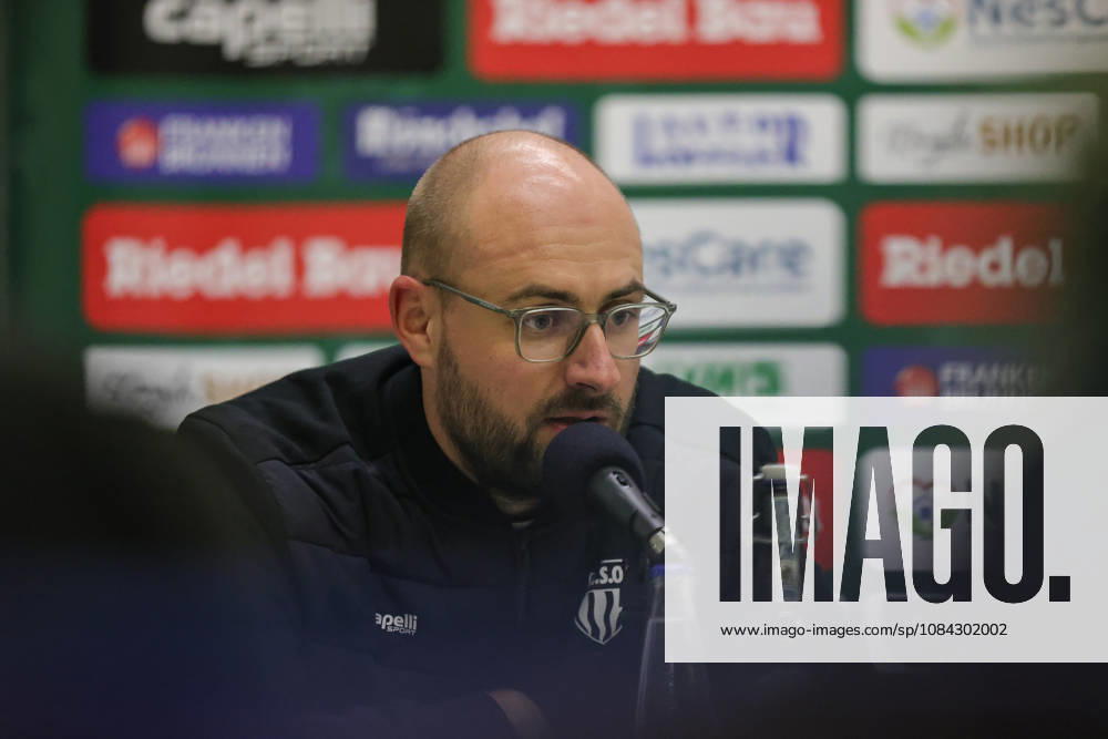Soccer, Men s, Bavarian Regional League, 2026–2027 Season, Matchday 13: FC Schweinfurt 05 vs. SC Eltersdorf; Coach Jan Gernlein of FC Schweinfurt 05 at the press conference; single frame from the Riedel Bau Arena in Schweinfurt, Sachs Stadio, Bavaria, Lower Franconia, Germany